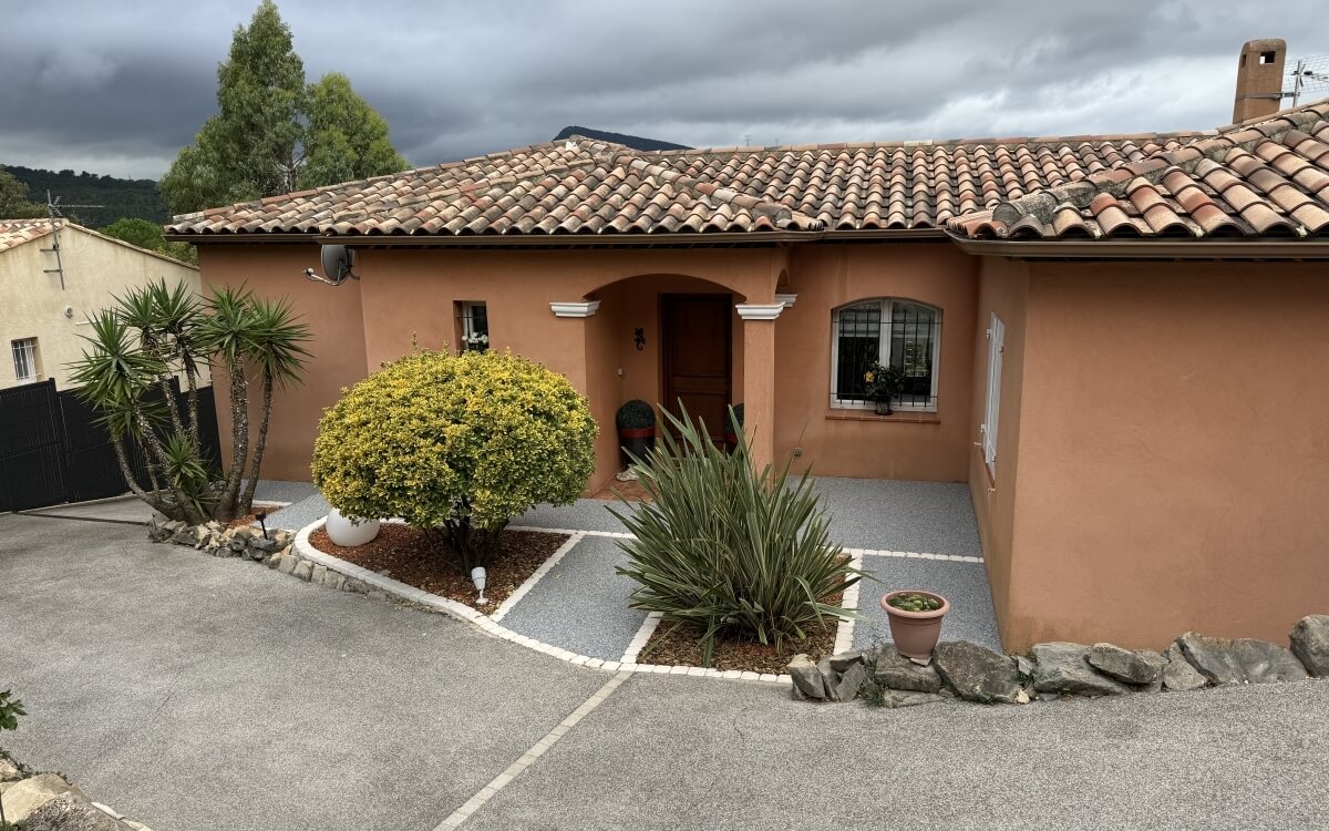 Entre de maison en Hydrostar