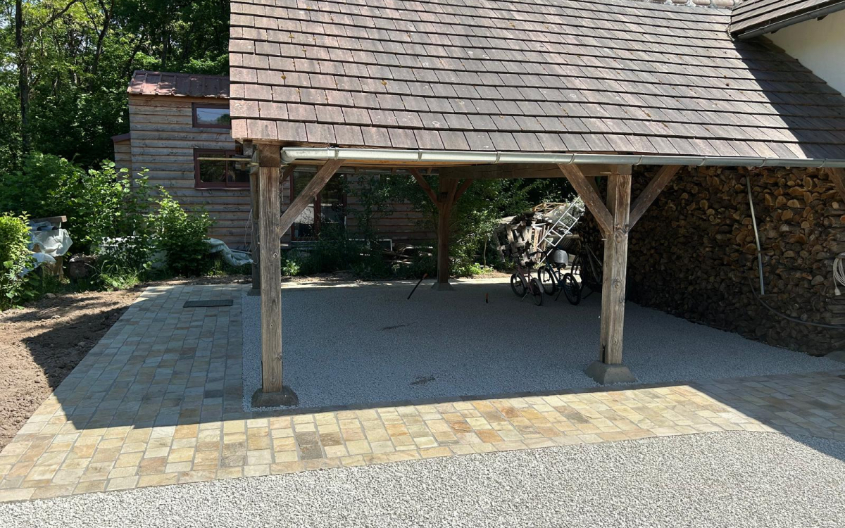 Entre de maison en  Alvostar et pavage