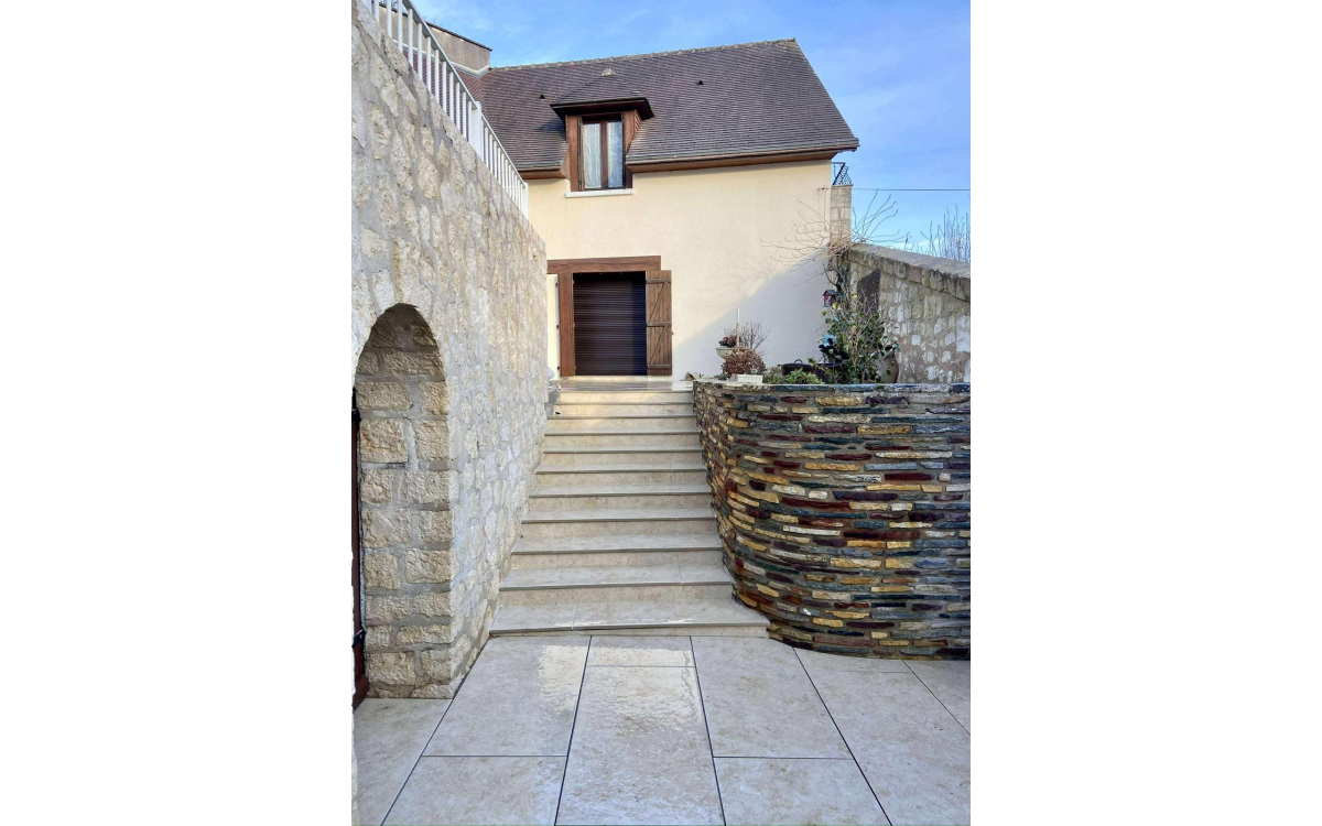 Entre de maison en dallage 