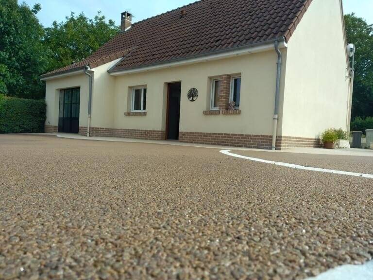 Cour en Hydrostar et Pav la couture