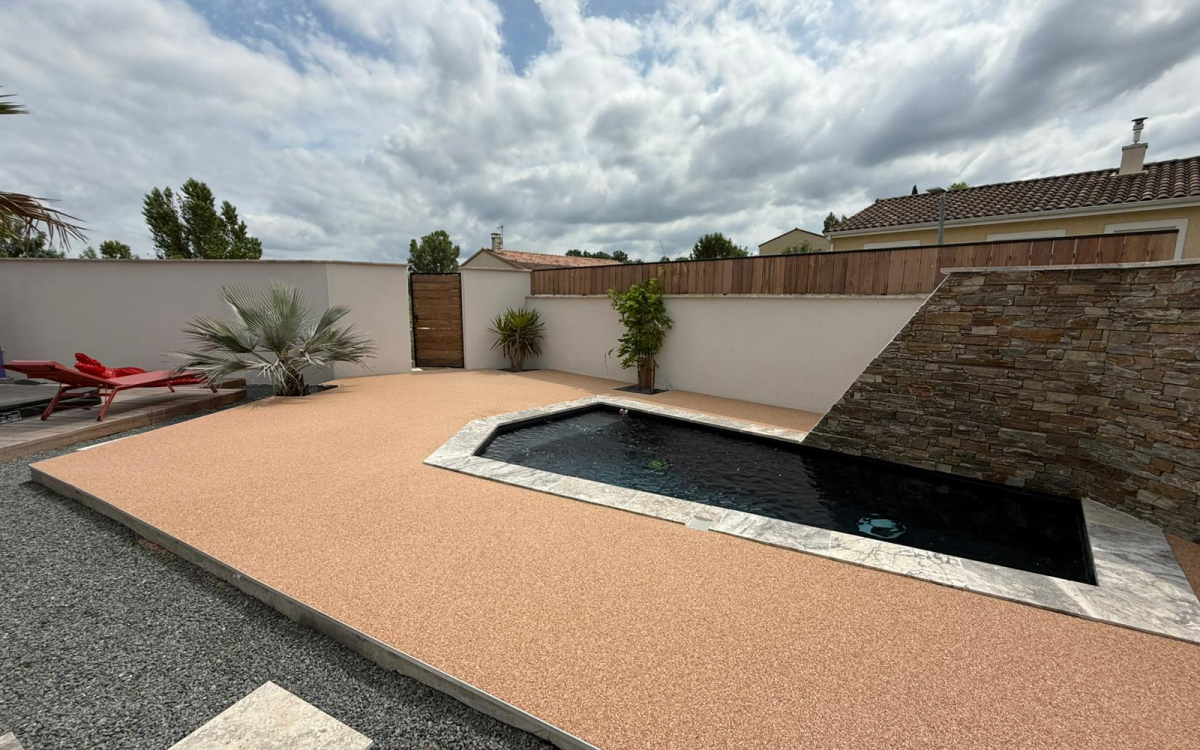 Plage de piscine en Hydrostar�