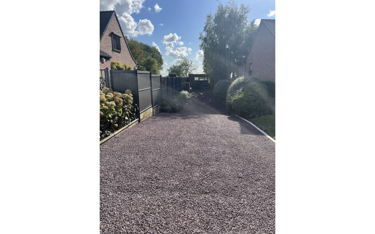 All�e de garage en Alv�ostar�