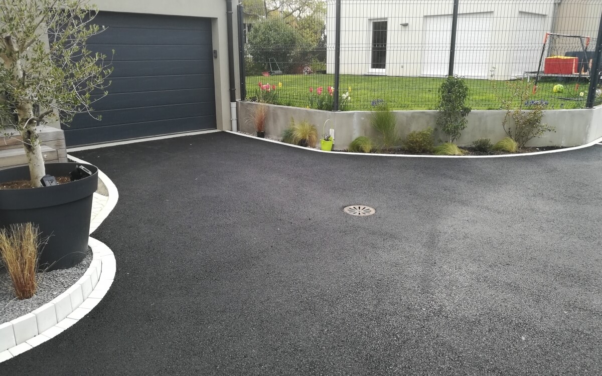 All�e de garage en enrob� � chaud