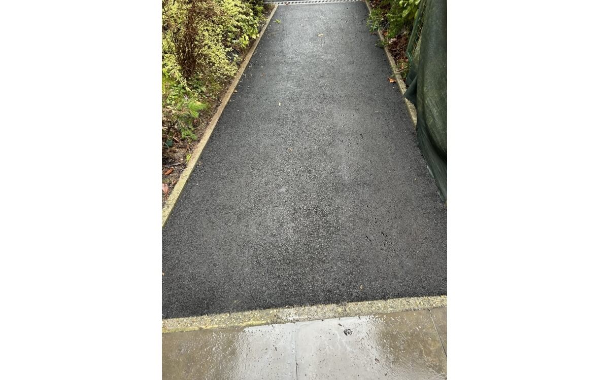 All�e de garage en enrob� � chaud