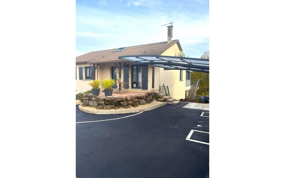 All�e de garage en enrob� � chaud