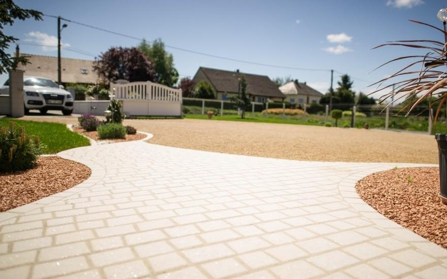 Projet d'am�nagement de Cour en pav� La Couture�