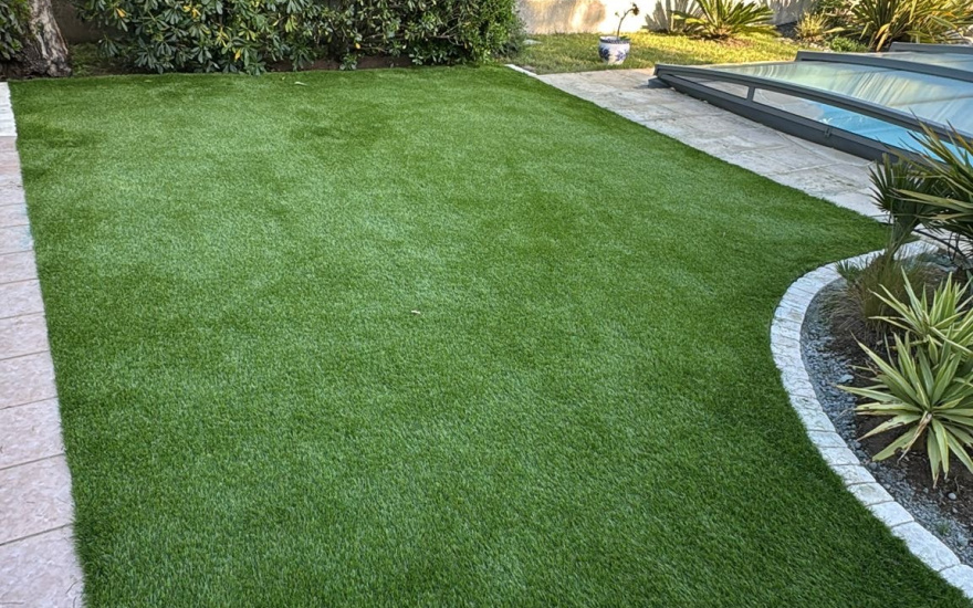 Cour en Dm green