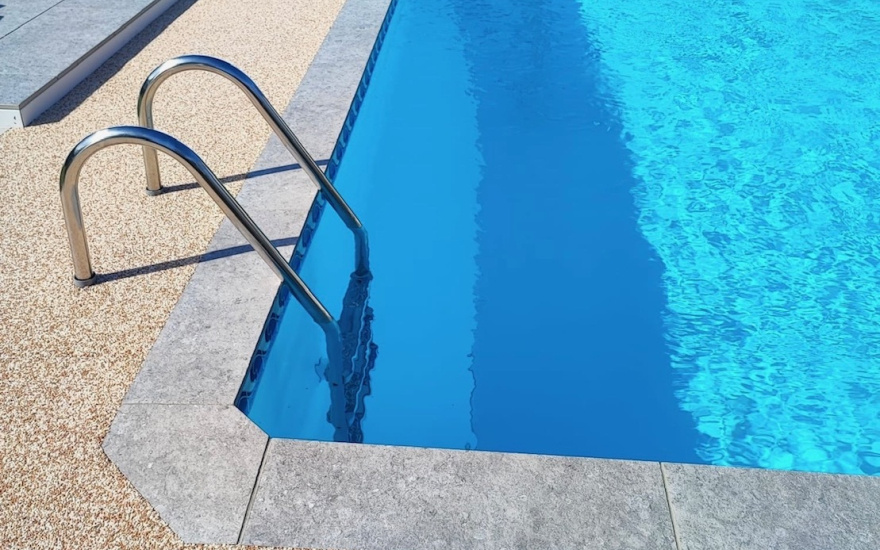 Terrasse en Hydrostar et Dallage sur plots