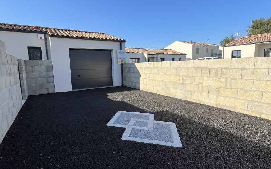 Cour en enrob  chaud