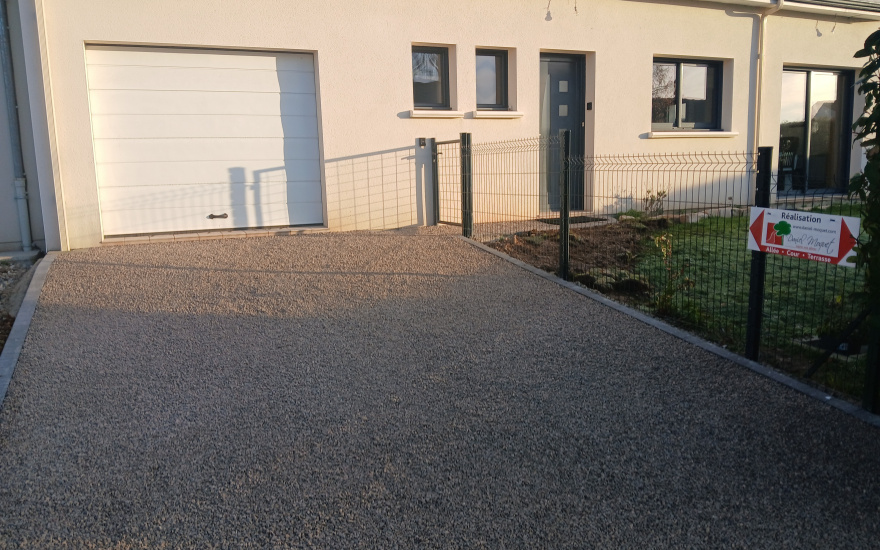 All�e de garage en Alv�ostar�