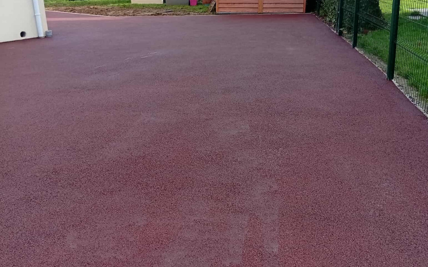 Cour en enrob� � chaud et Pav� la couture�