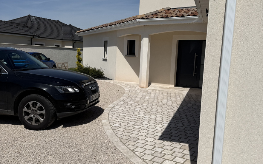 Entr�e de maison en pavage