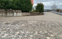 Cour en Alvostar, enrob  chaud, Gravistar, pavage dallage et Stardraine