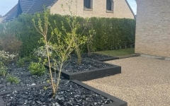 Alle de garage en Alvostar avec Jardinires paillage ardoise et bordure pav