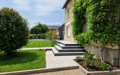 Entr�e de maison en Alv�ostar� et pavage dallage