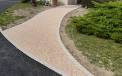 Entr�e de maison en enrob� � chaud et Min�ralstar �