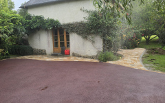Cour en enrob  chaud et pierra nature