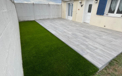 Entre de maison en dallage sur plots et Dm green