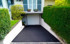 All�e de garage en enrob� � chaud et devant de maison en Hydrostar� et Pav� la couture�