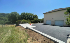 Cour en enrob  chaud et Pav la couture