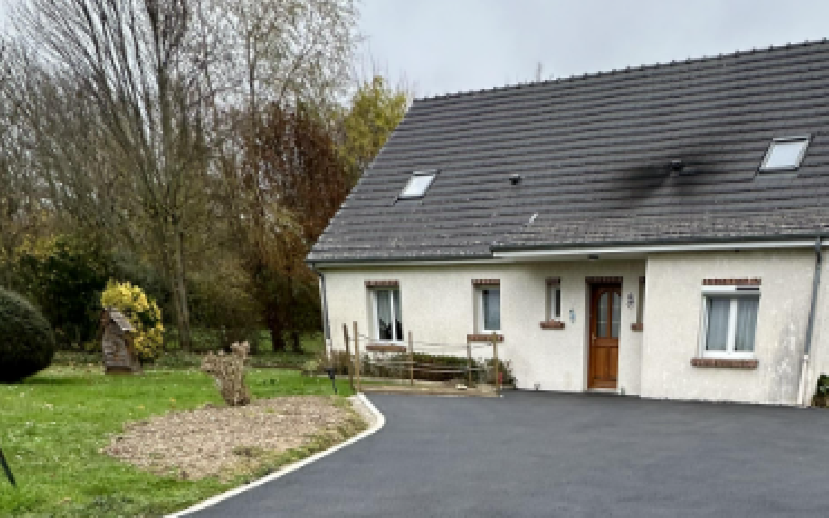 All�e de garage en enrob� � chaud et Pav� la couture�