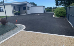 Cour en enrob� noir � chaud et Alv�ostar