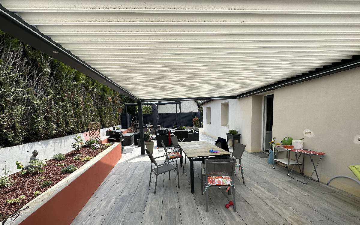 Terrasse en dallage sur plots en grs crame  Bueil16607